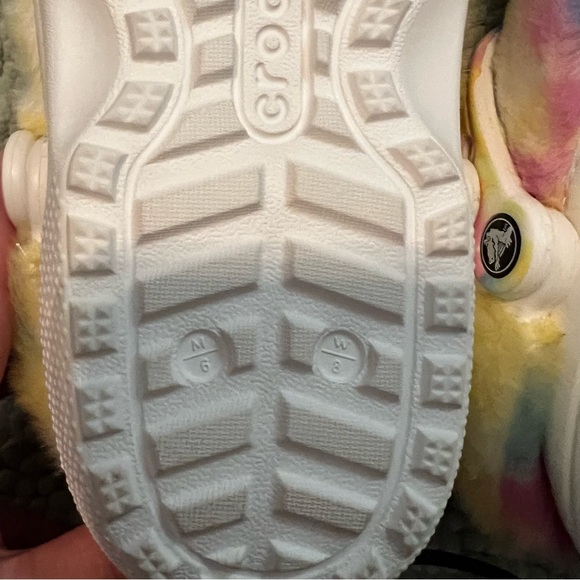Crocs Fuzzy Clogs Tie Dye - Picture 2 of 4